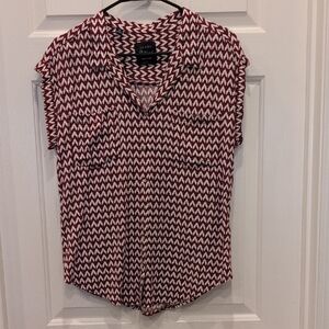 JACHS Girlfriend Burgundy and White Zigzag Cap-Sleeve Blouse